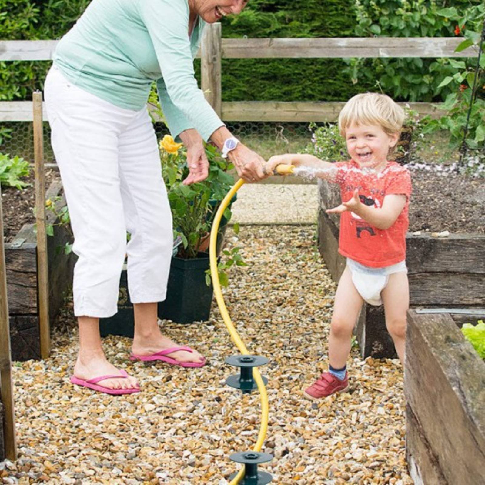 موجه خرطوم الحديقة سهل التركيب - مراجعة Gardening Tools Guide وسعره